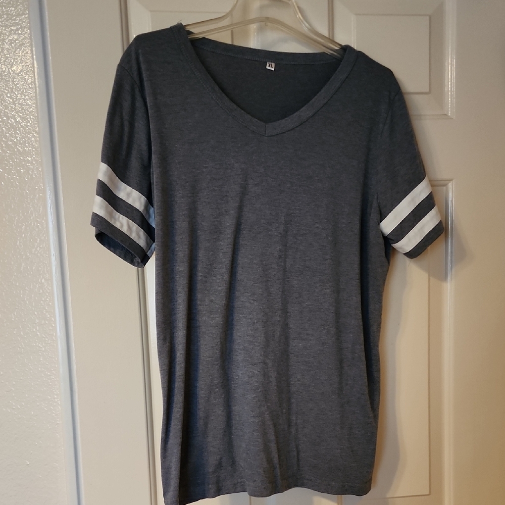 Gray V-Neck Short Sleeve Tee